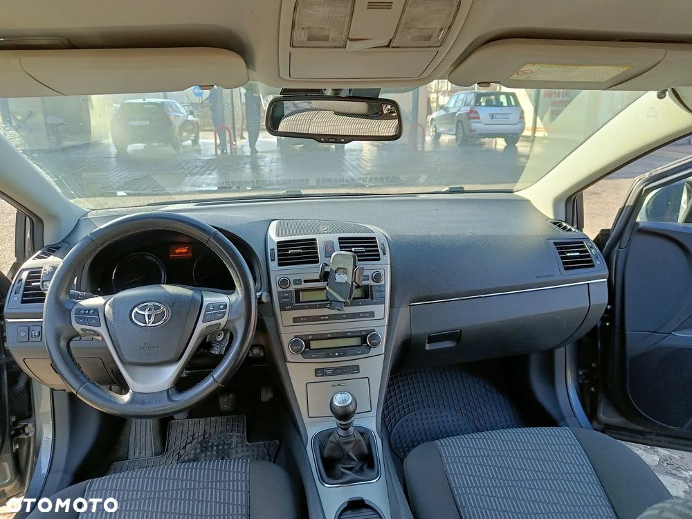 Toyota Avensis 1.8 Luna - 9
