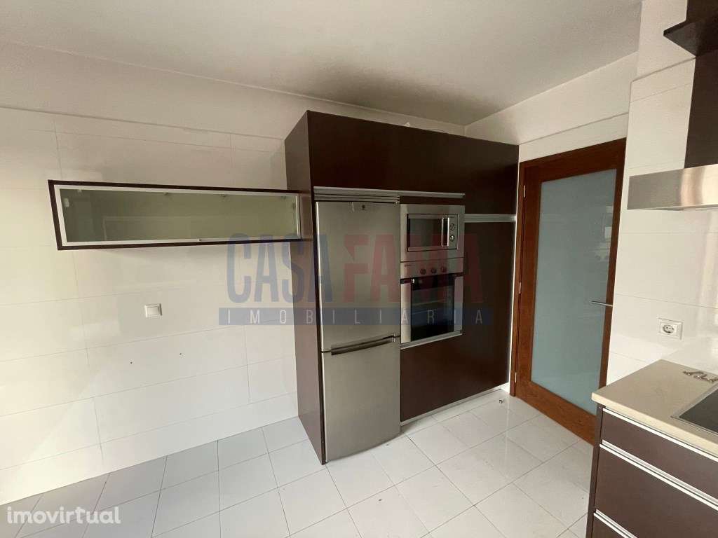 Apartamento T3 Luxuoso no Centro de Santo Tirso - Grande imagem: 3/23