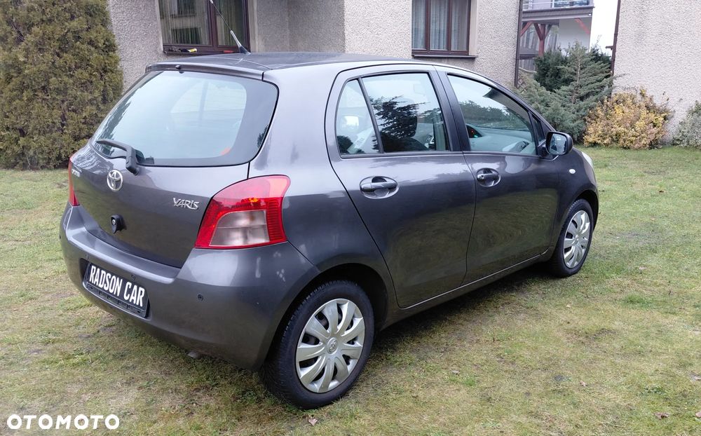 Toyota Yaris 1.3 VVT-i Executive - 7