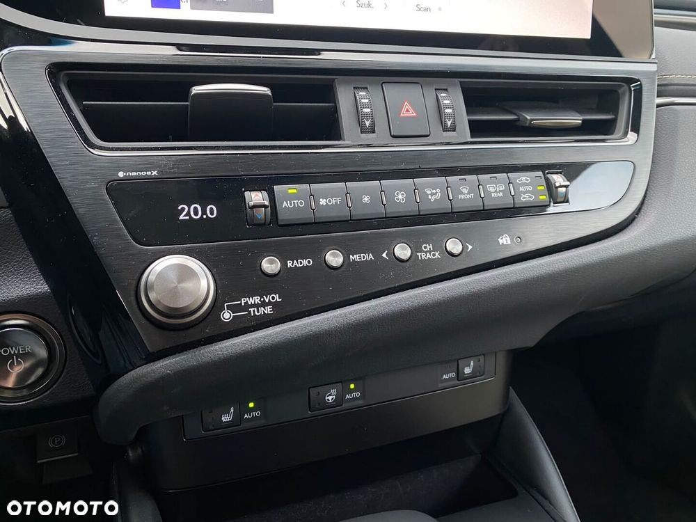 Lexus ES 300h Business Edition - 21