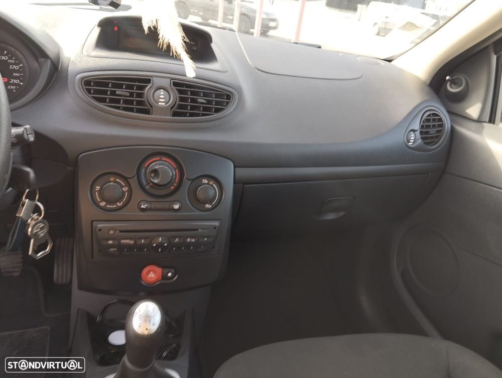 Renault Clio 1.5 dCi Auto-Escola - 5