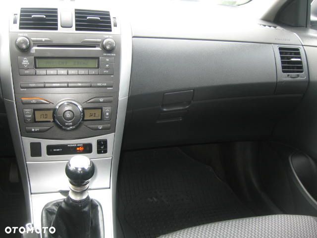 Toyota Corolla 1.6 Luna - 11