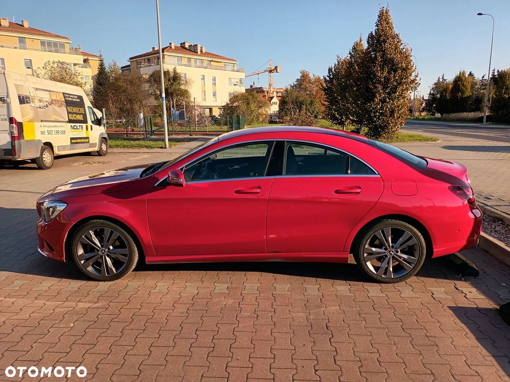 Mercedes-Benz CLA 200 7G-DCT Urban - 2