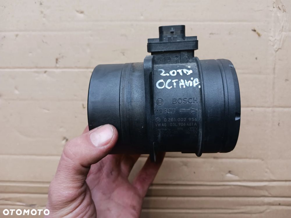 Przepływomierz powietrza 2.0 TDI Bosch 0281002956 0 281 002 956 Audi A1 A2 A3 A4 A6 A5 A7 Q3 Q5 Q7 Q8 Skoda Octavia 2 Superb 2 Volkswagen Golf 5 VI Passat Tiguan Touran Caddy T5 - 1