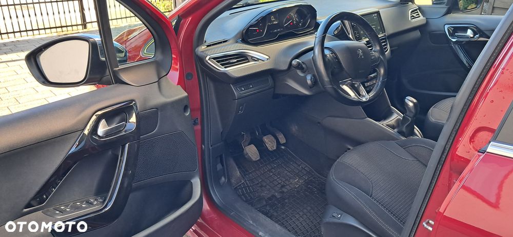 Peugeot 208 1.6 BlueHDi Allure S&S - 4