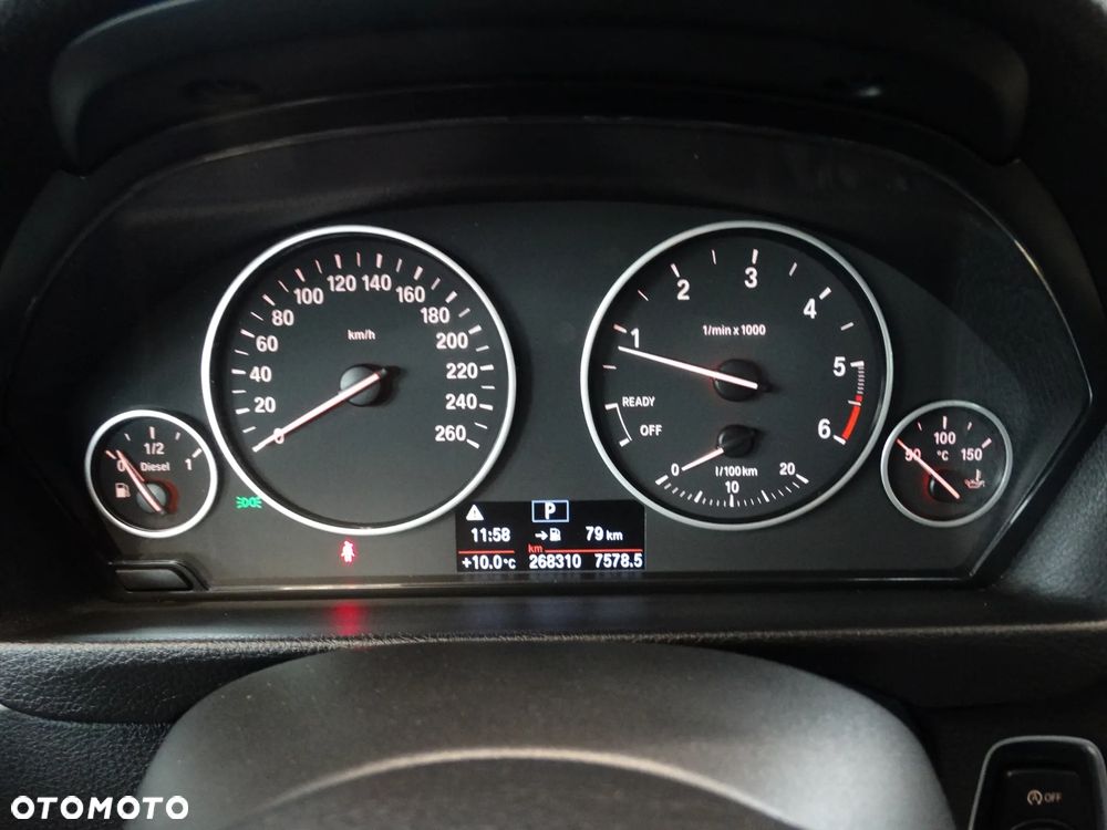 BMW Seria 3 318d Luxury Line - 29