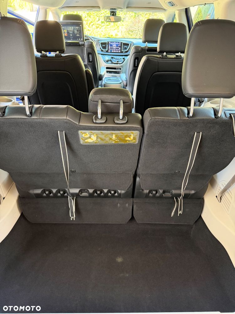 Chrysler Pacifica - 34