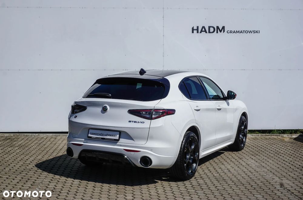Alfa Romeo Stelvio 2.0 Turbo Tributo Italiano Q4 - 8