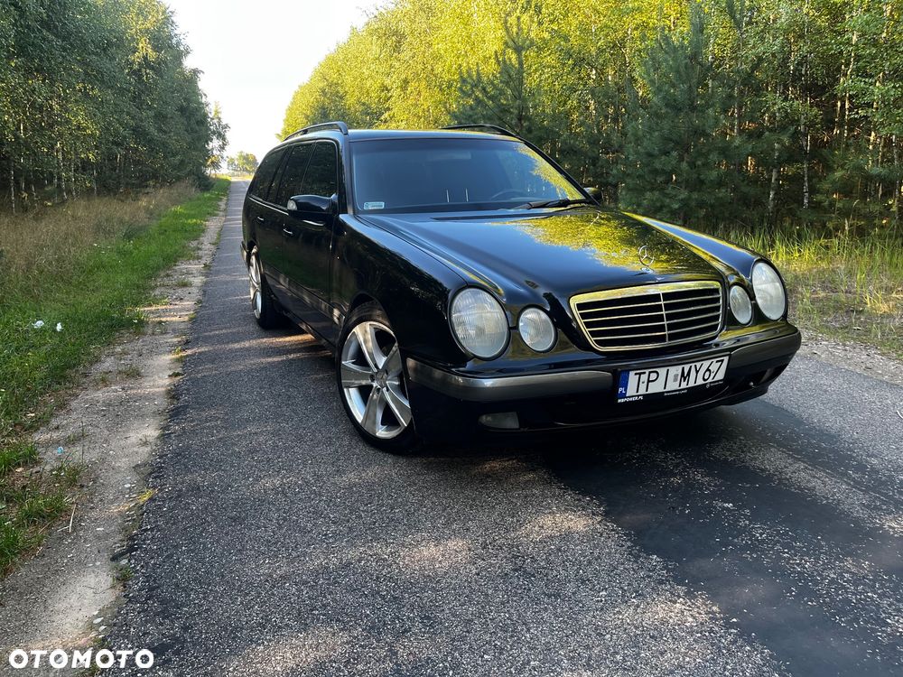 Mercedes-Benz Klasa E 200 T Classic - 8