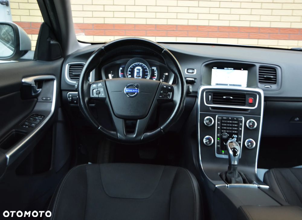 Volvo V60 D4 Geartronic Summum - 6