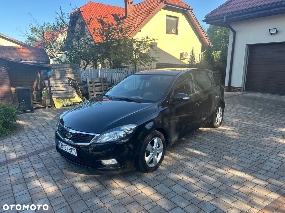 Kia Ceed - 1
