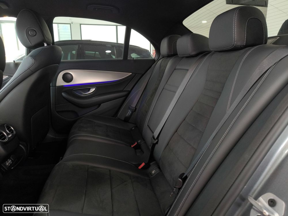 Mercedes-Benz E 300 de AMG Line - 12