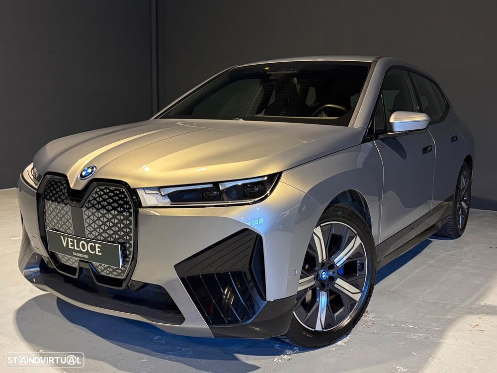 BMW iX xDrive40 - 1