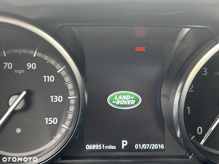 Land Rover Discovery Sport - 23