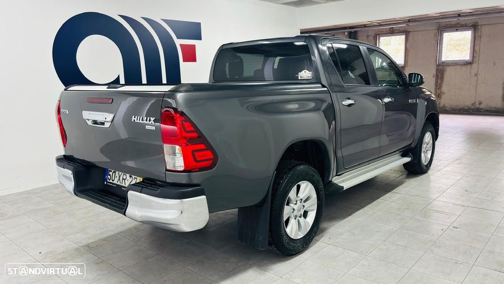 Toyota Hilux 2.4 D-4D 2WD CD Tracker - 8