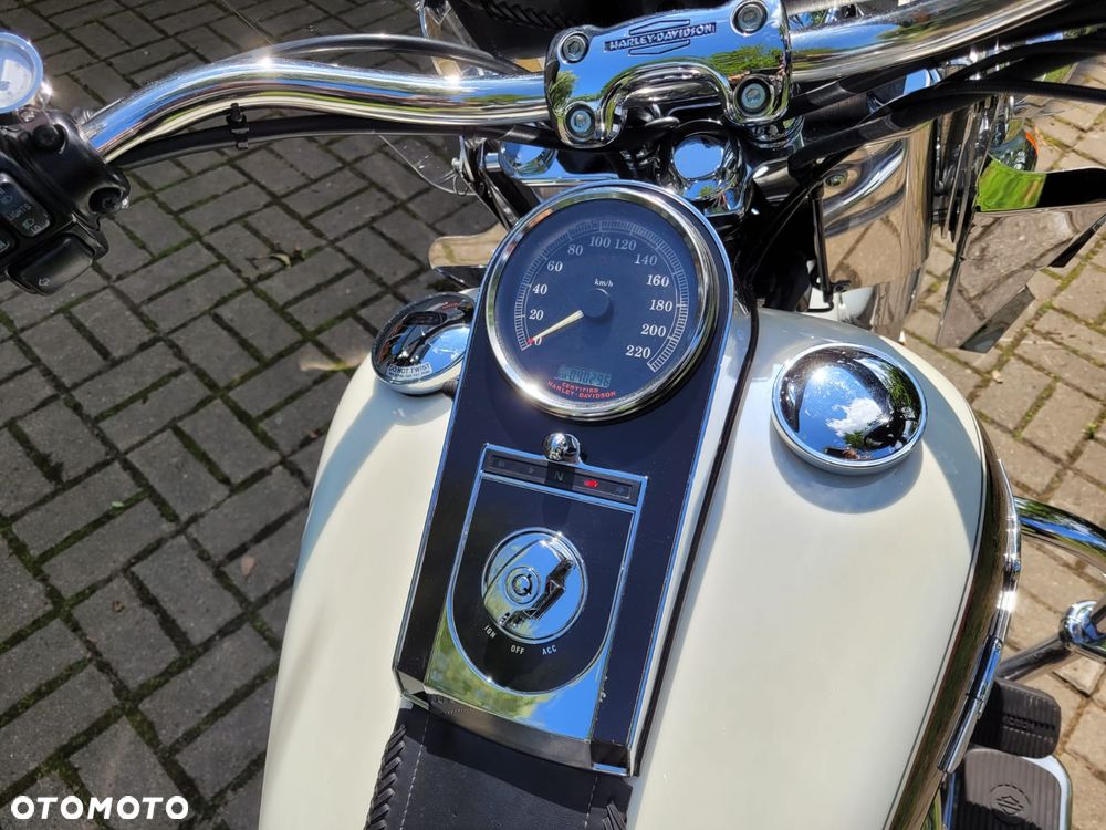 Harley-Davidson Softail Deluxe - 5