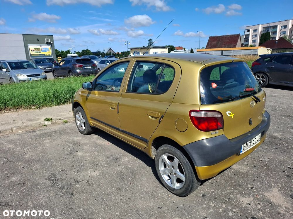 Toyota Yaris 1.0 Base - 5