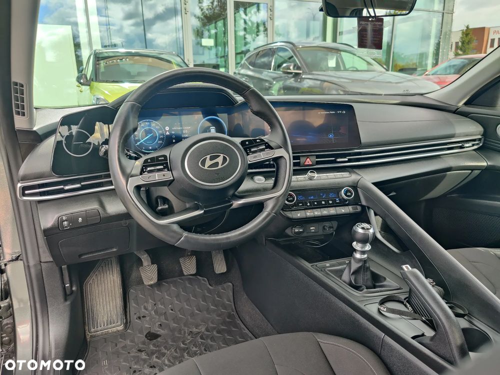 Hyundai Elantra 1.6 Smart - 15