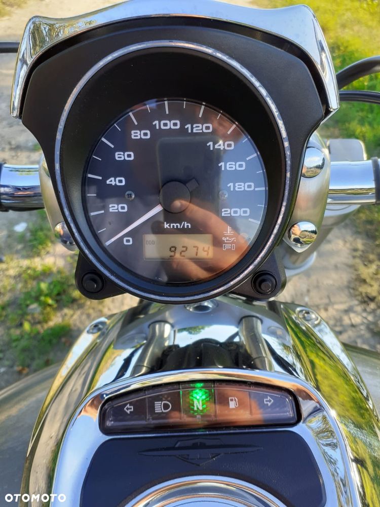 Suzuki Intruder - 9