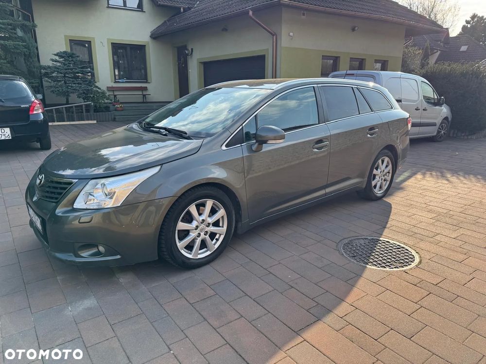 Toyota Avensis 2.2 D-4D Sol Plus Platinium - 4