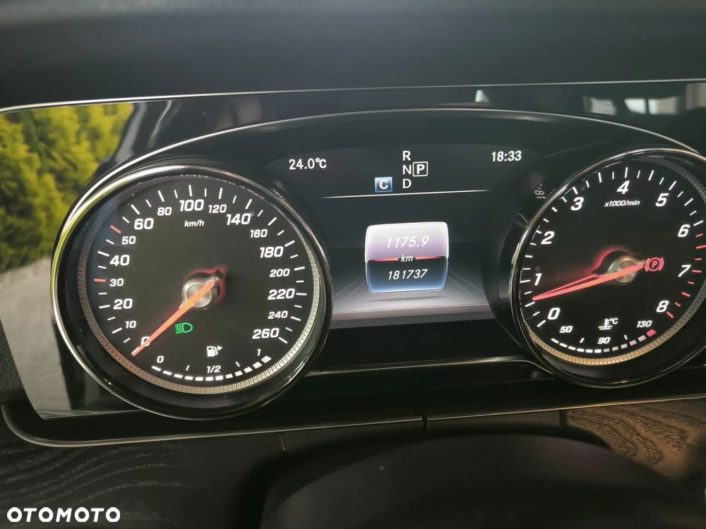 Mercedes-Benz Klasa E 200 4-Matic 9G-TRONIC - 18