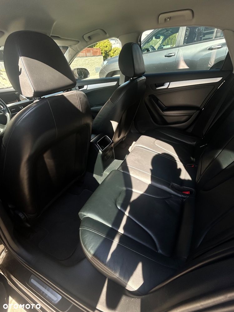 Audi A4 Limousine - 14