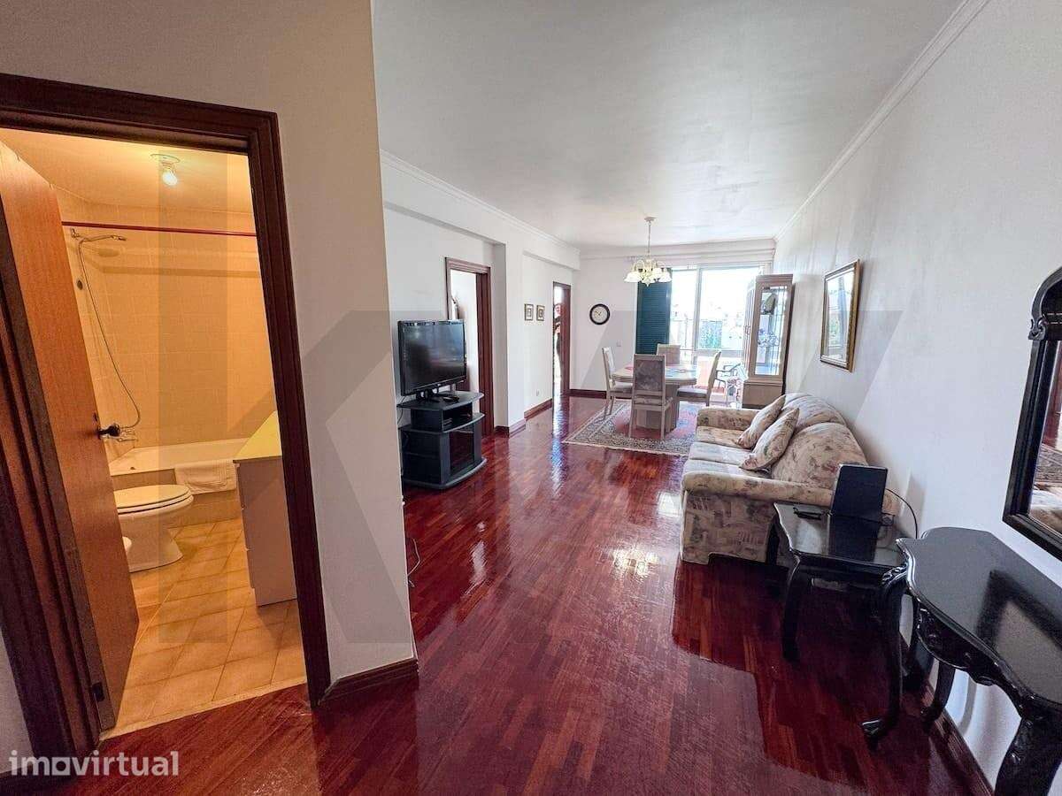 Apartamento T1 Mobilado e Equipado no Centro do Caniço - Grande imagem: 2/21
