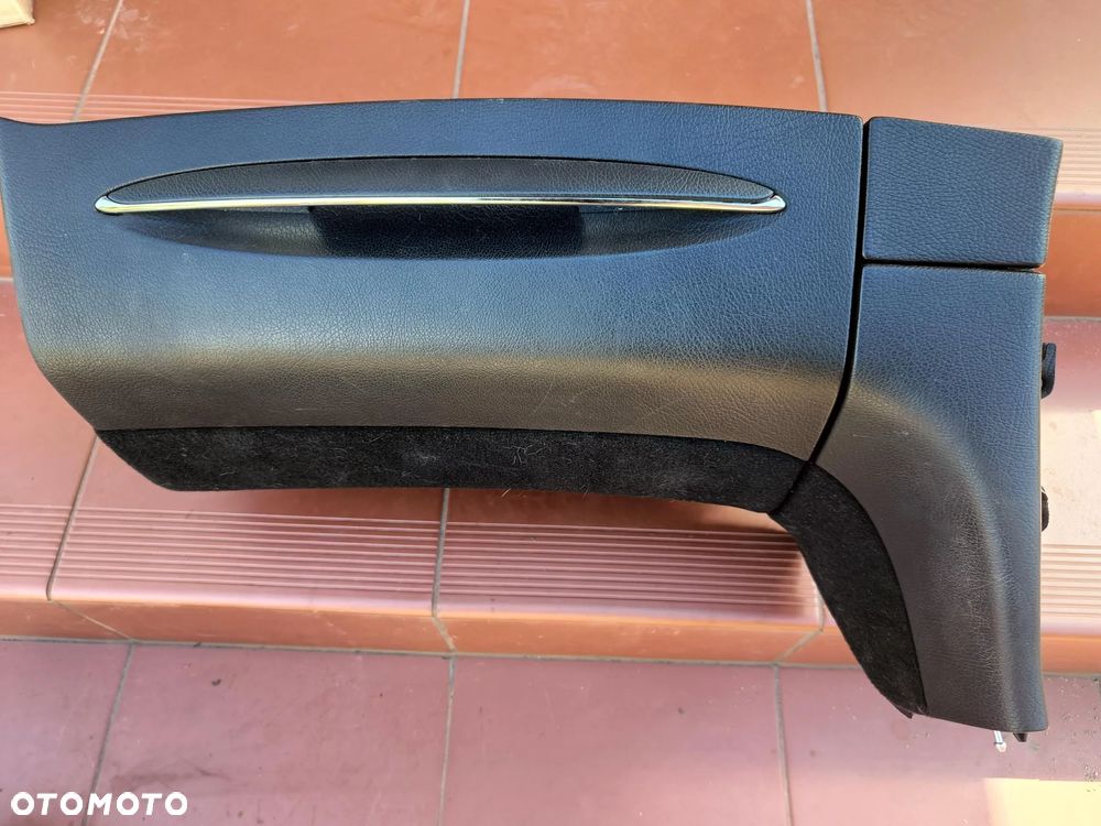 MERCEDES W209 CLK SCHOWEK KONSOLI PASAŻERA ANGLIK