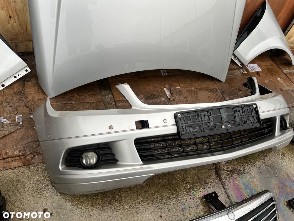 Mercedes w204 przód kompletny maska grill gril lampy lusterko c775 błotnik przedni prawy lewy przód zbiorniczek spryskiwaczy zderzak przedni pdc klapa bagażnika zderzak tył tylni lampa tył tylnią pas przedni kompletny z chłodnicami belka w204 c klasa próg zamek drzwi - 9