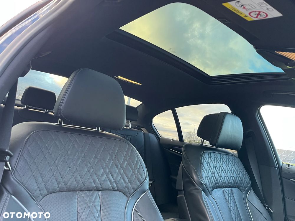 BMW Seria 5 ver-540d-xdrive-mhev-m-sport-sport - 24