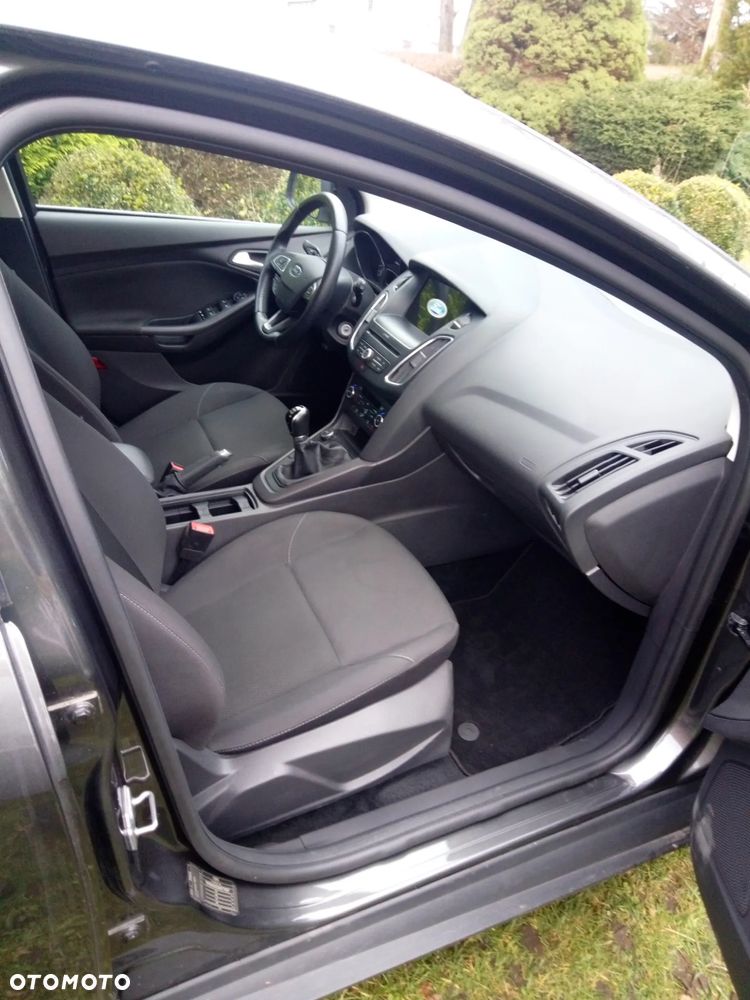 Ford Focus 1.0 EcoBoost Titanium - 4