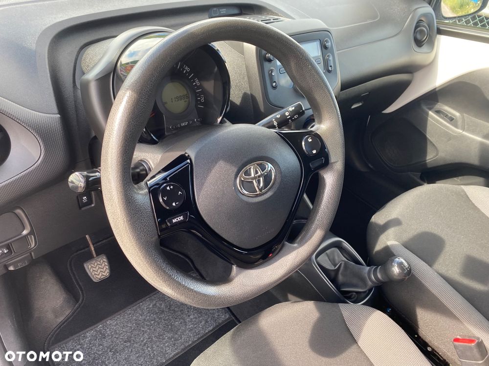 Toyota Aygo x - 29