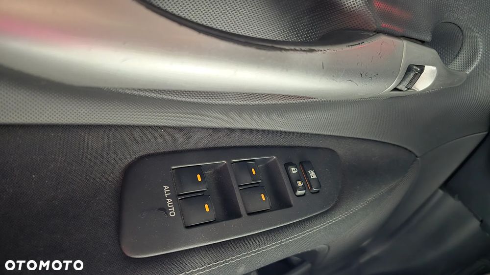 Toyota Auris 1.6 Premium - 25