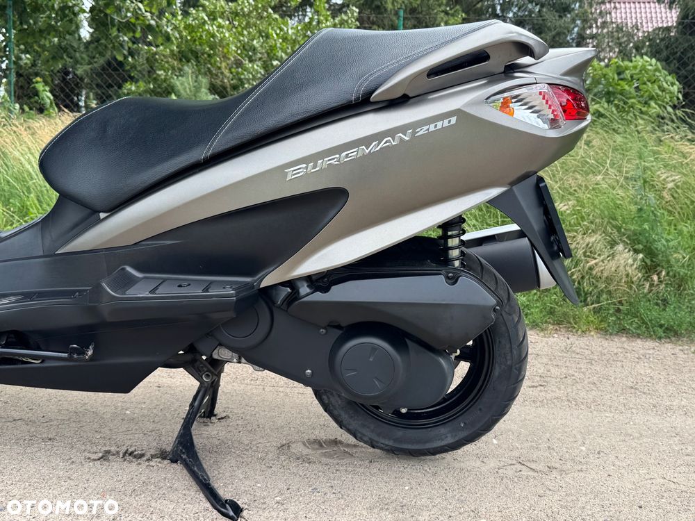 Suzuki Burgman - 12
