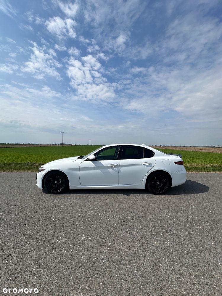 Alfa Romeo Giulia 2.0 Turbo 16V AT8 Veloce - 6
