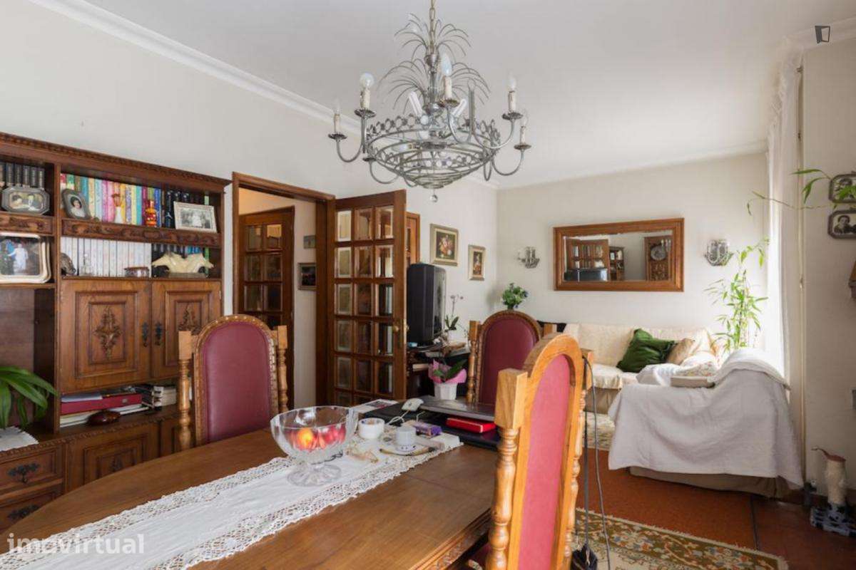 Quarto - localizado em Pedrouços Porto - Grande imagem: 4/12