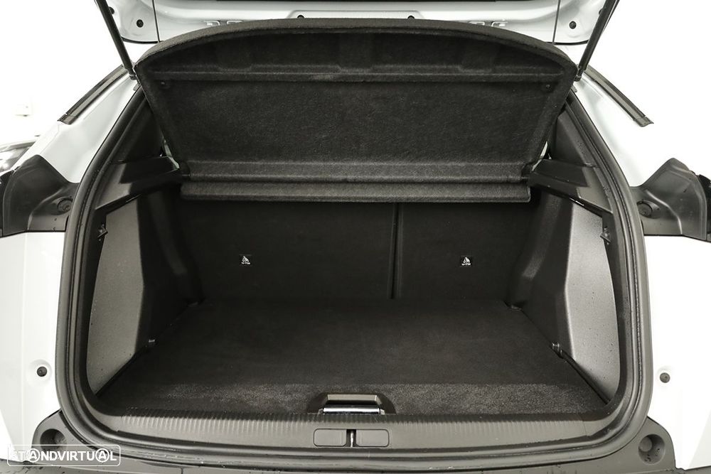 Peugeot 2008 1.2 PureTech Allure EAT8 - 24