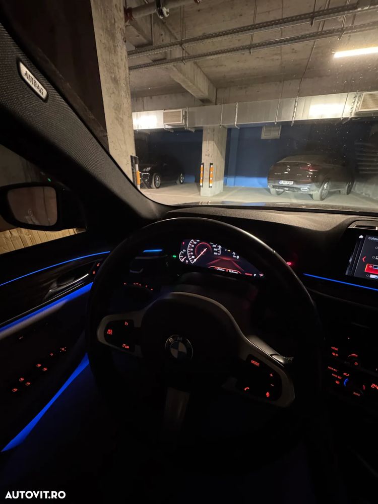 BMW Seria 5 520i AT - 11