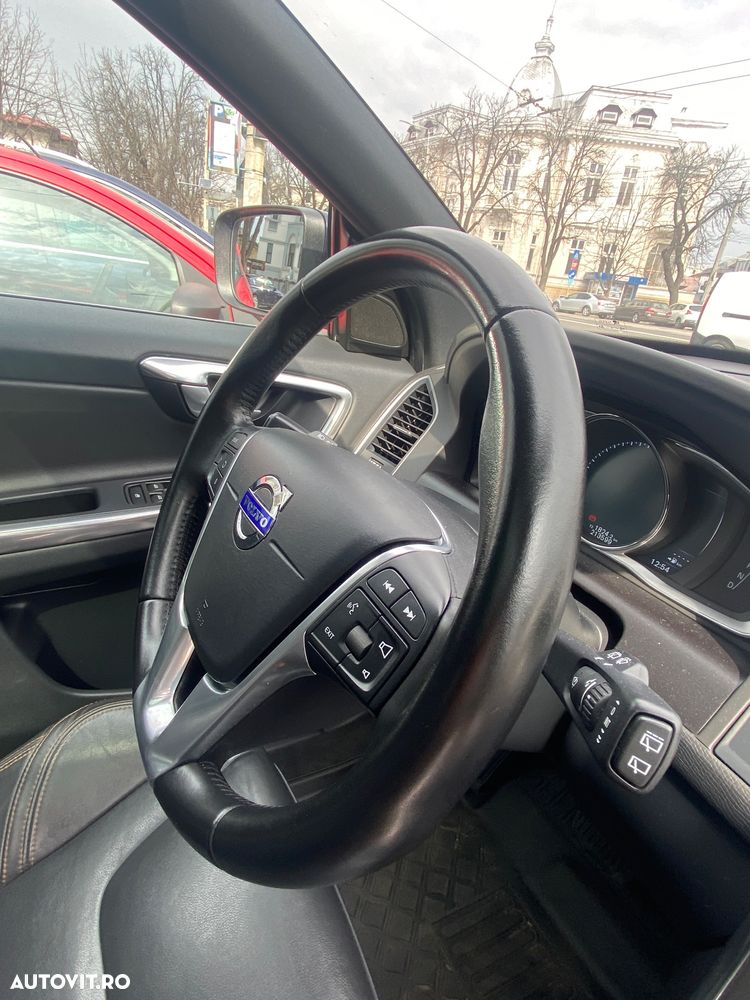 Volvo XC 60 D4 Geartronic Momentum - 24