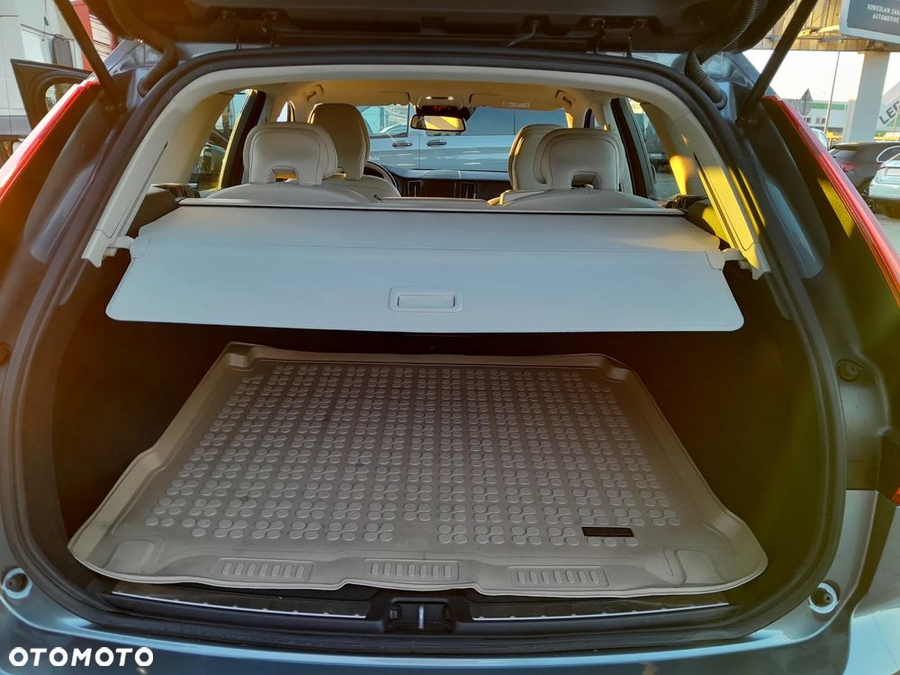 Volvo XC 60 D4 AWD Momentum - 16