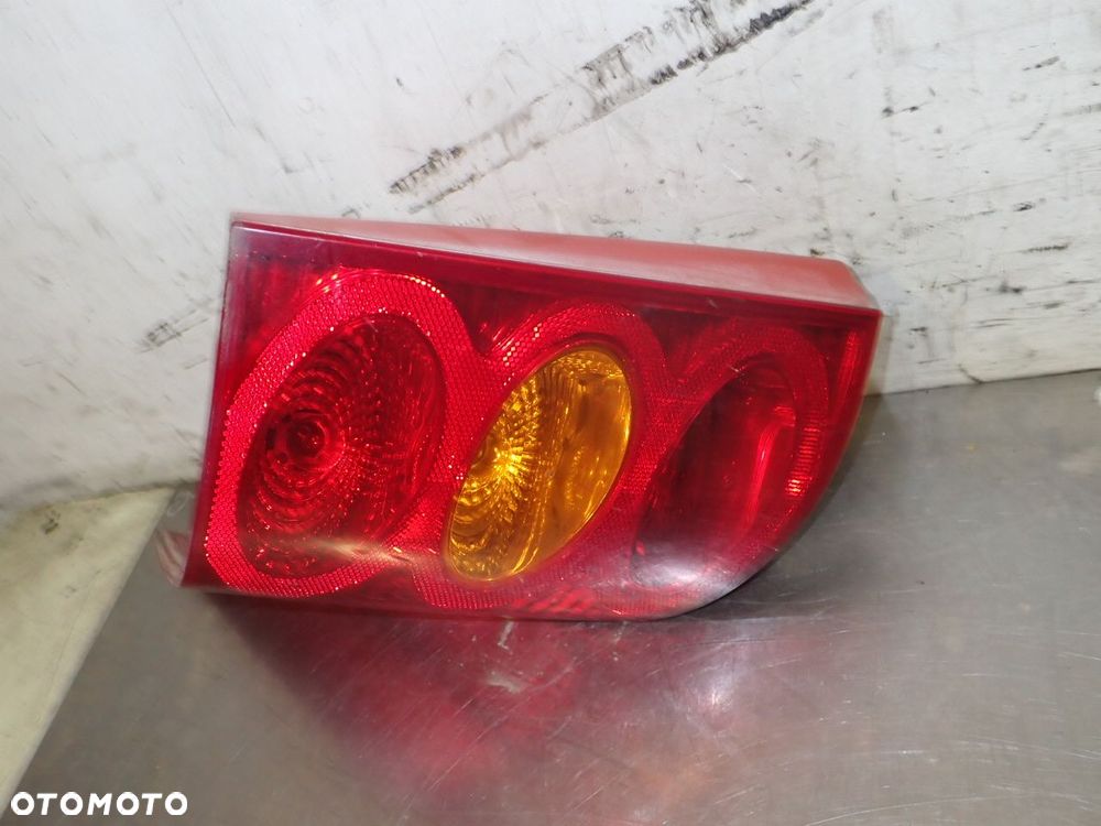 LAMPA LEWA TYLNA PEUGEOT 1007 1.6 89031532 - 2