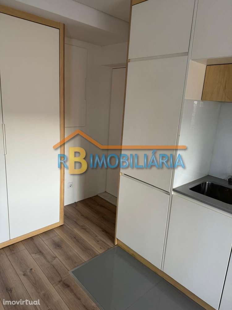 Apartamento T1 junto à estação da Campanhã no Porto - Grande imagem: 3/10