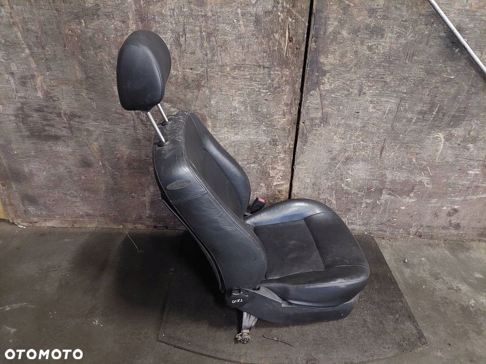 FOTEL PRAWY PRZÓD VOLKSWAGEN PASSAT B5 - 2