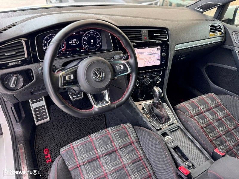 VW Golf 2.0 TSI GTI DSG Performance - 19