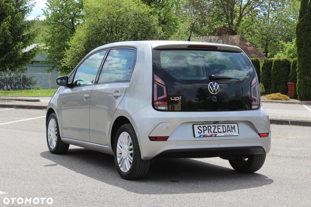 Volkswagen up! United - 13