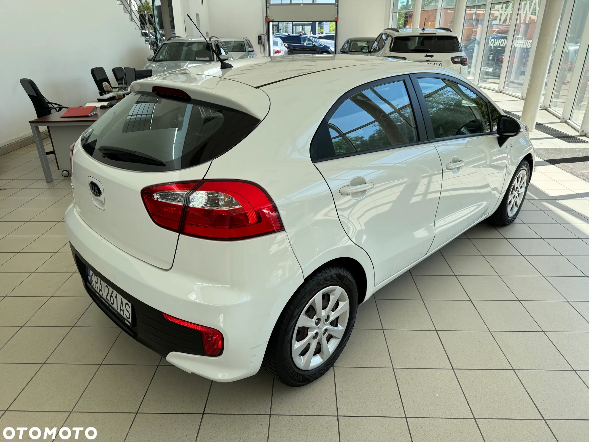 Kia Rio 1.2 Attract - 10