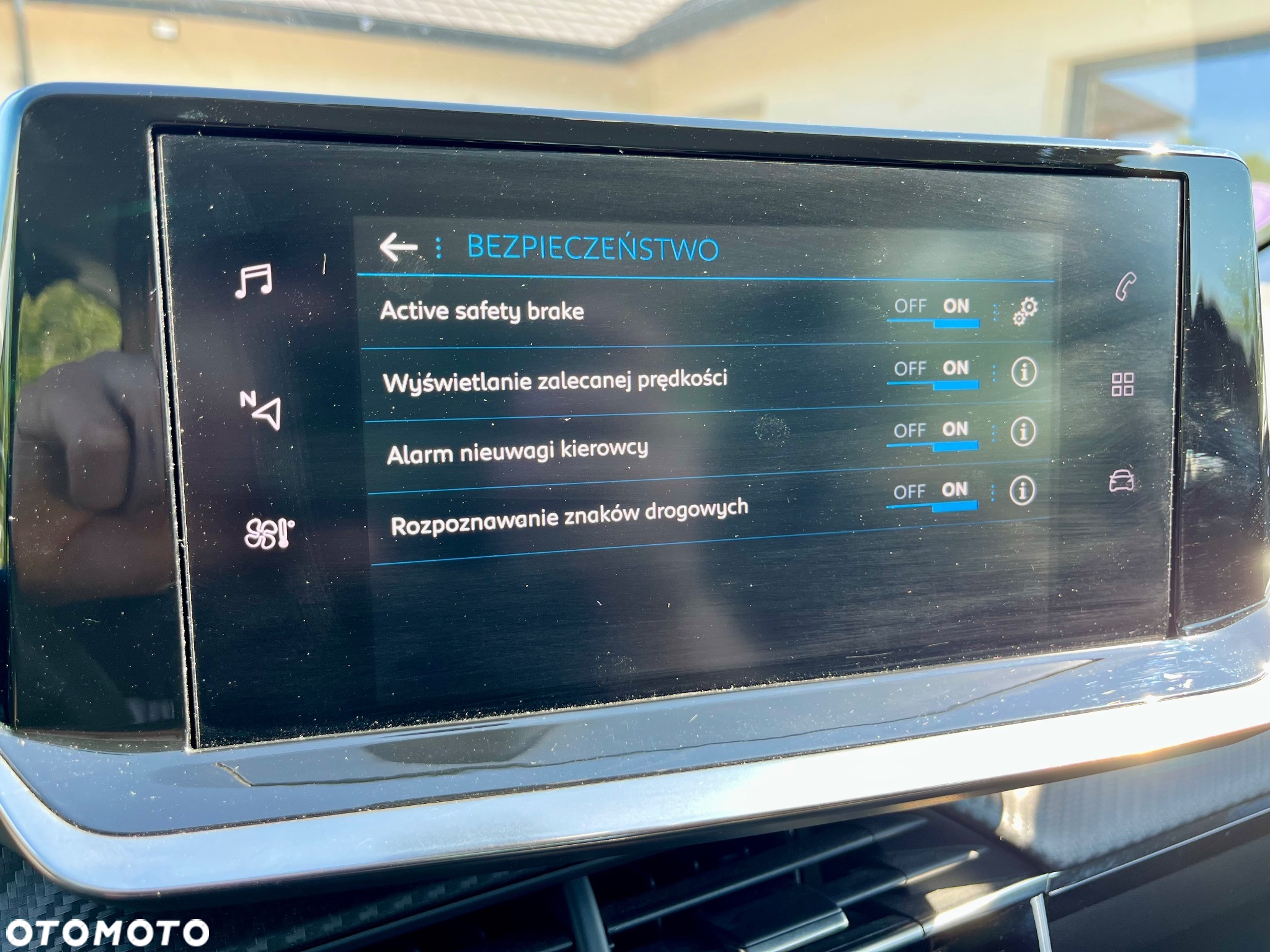 Peugeot 208 PureTech 100 EAT8 Active Pack - 22