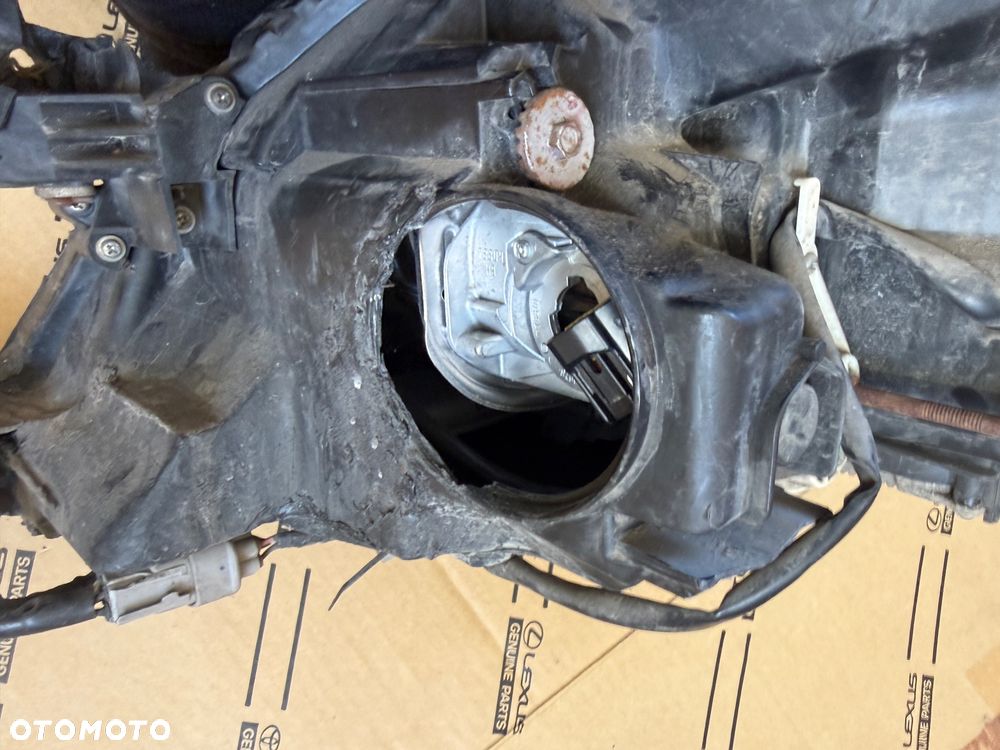 Lampa przednia prawa, lewa Lexus LS600h 06-10r. NR. 270L HL. - 10
