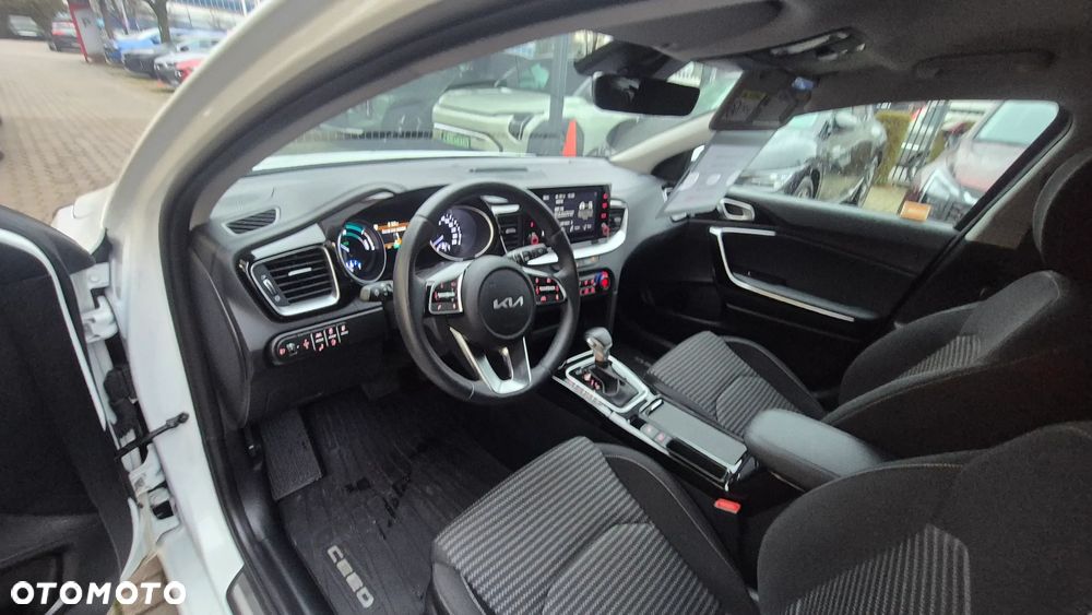 Kia Ceed 1.6 GDI PHEV L DCT - 12