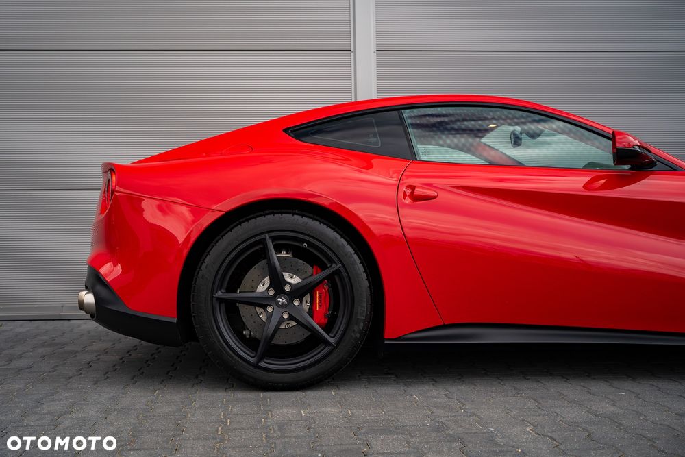 Ferrari F12berlinetta - 13